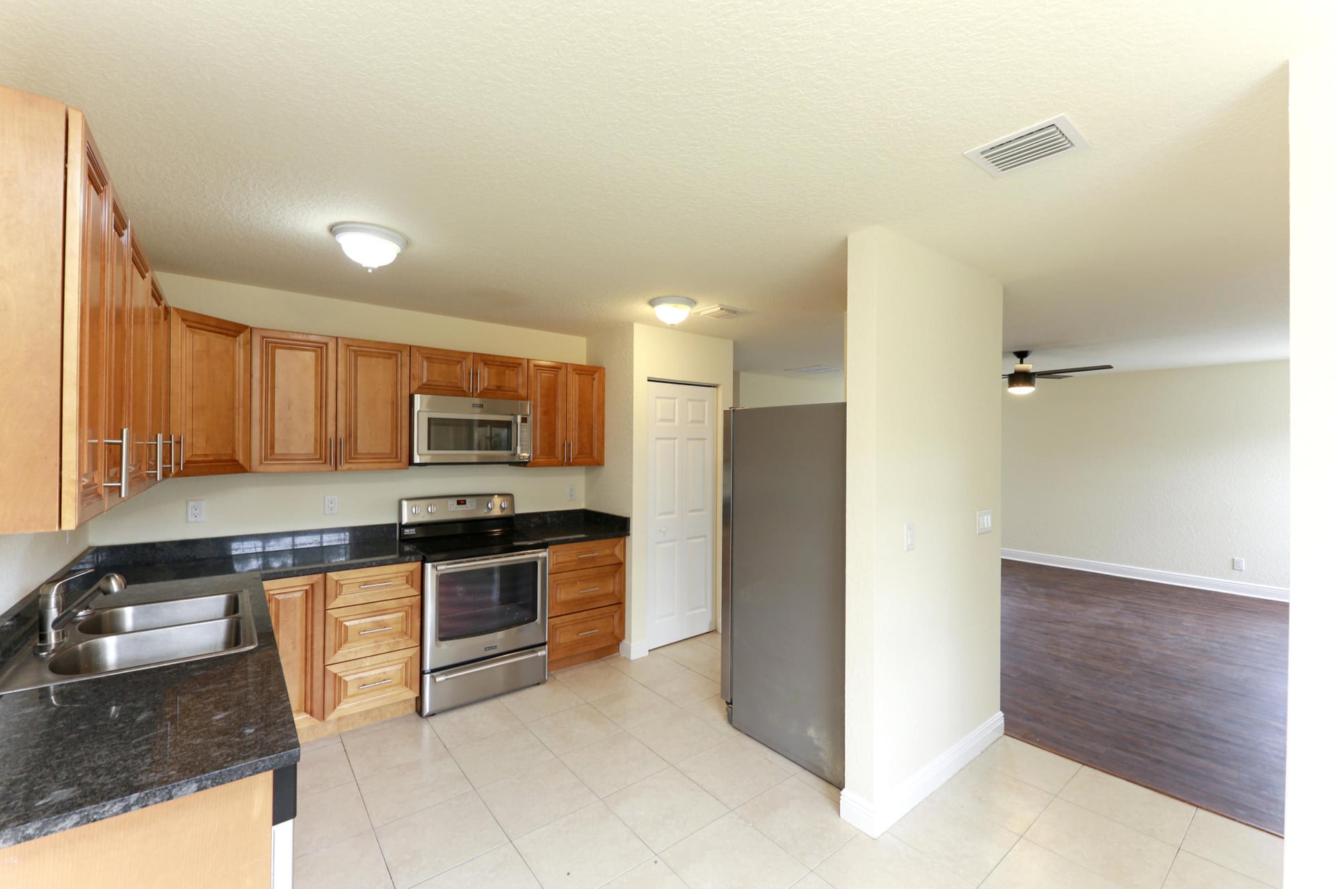 Unit 2nd Floor photo 13