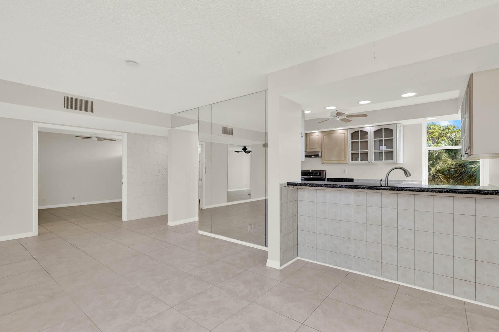  Unit 13-301 photo 11