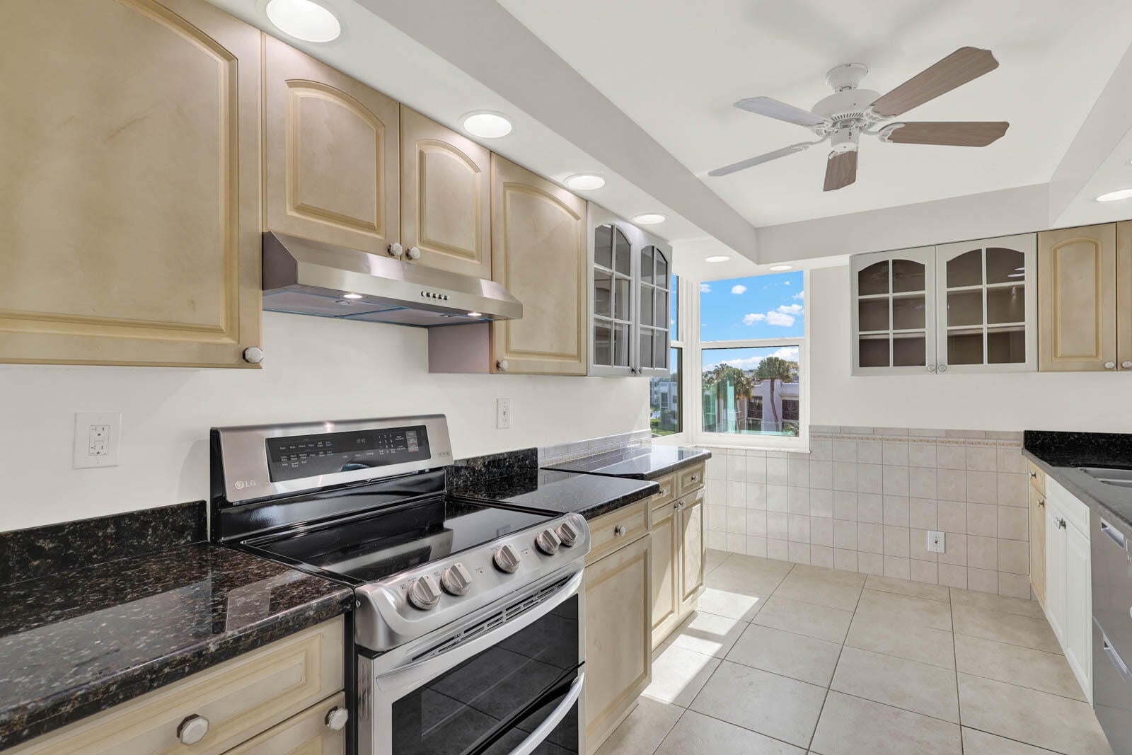 Unit 13-301 photo 13