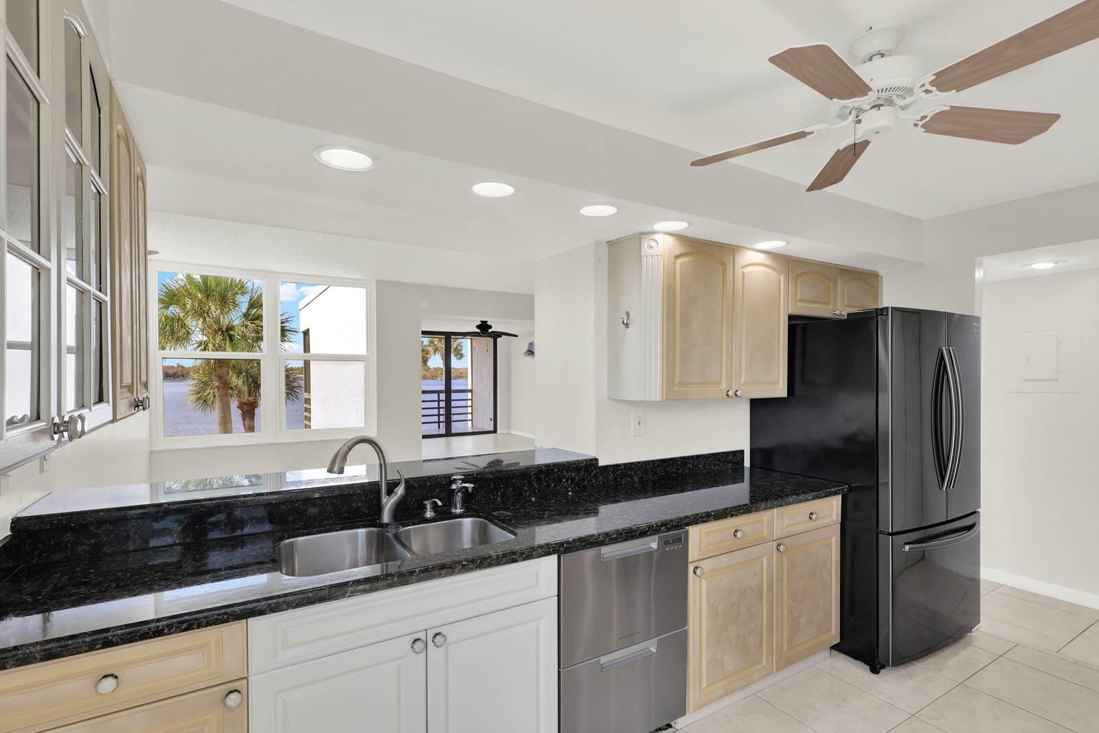  Unit 13-301 photo 17