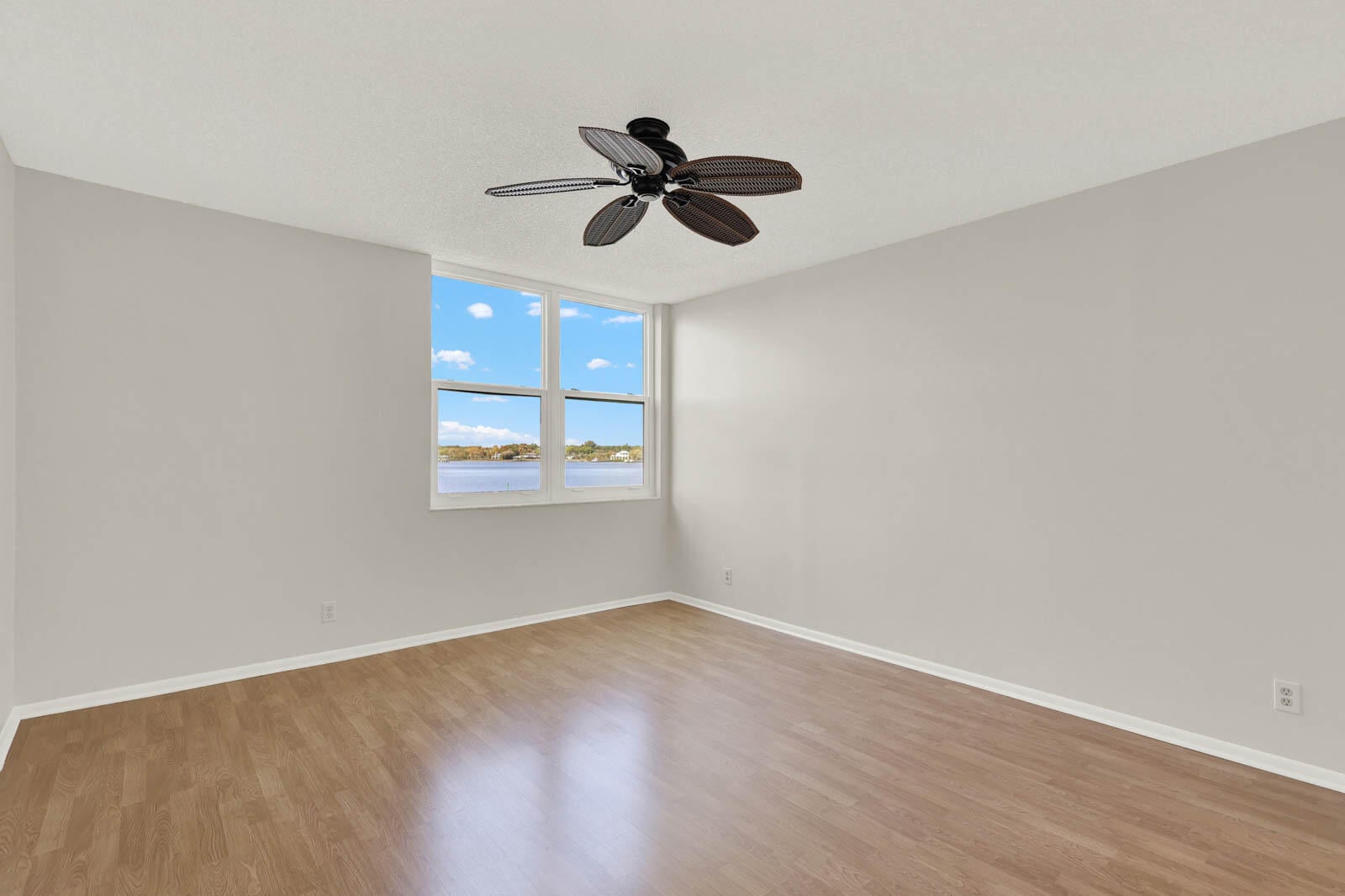  Unit 13-301 photo 24