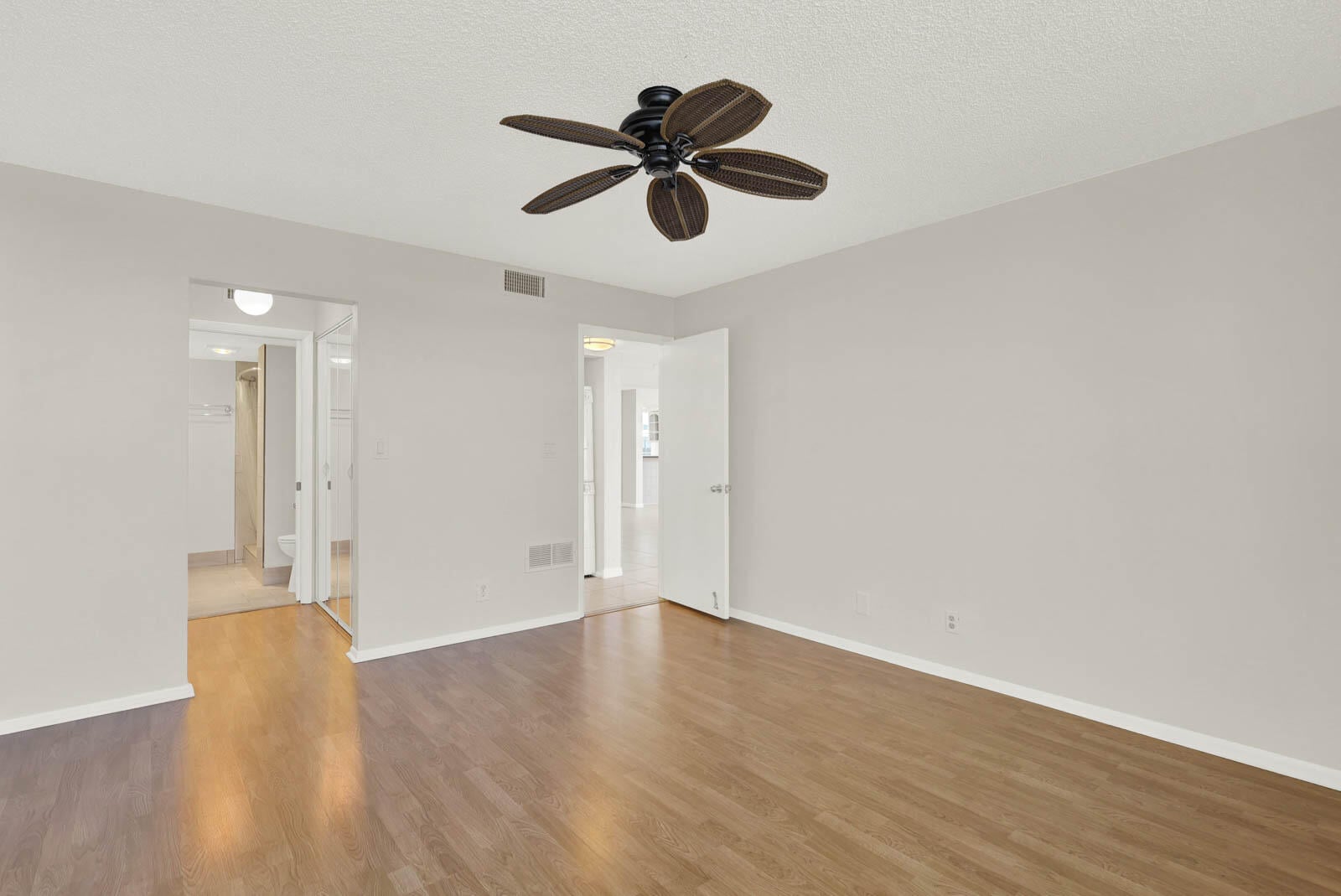  Unit 13-301 photo 26