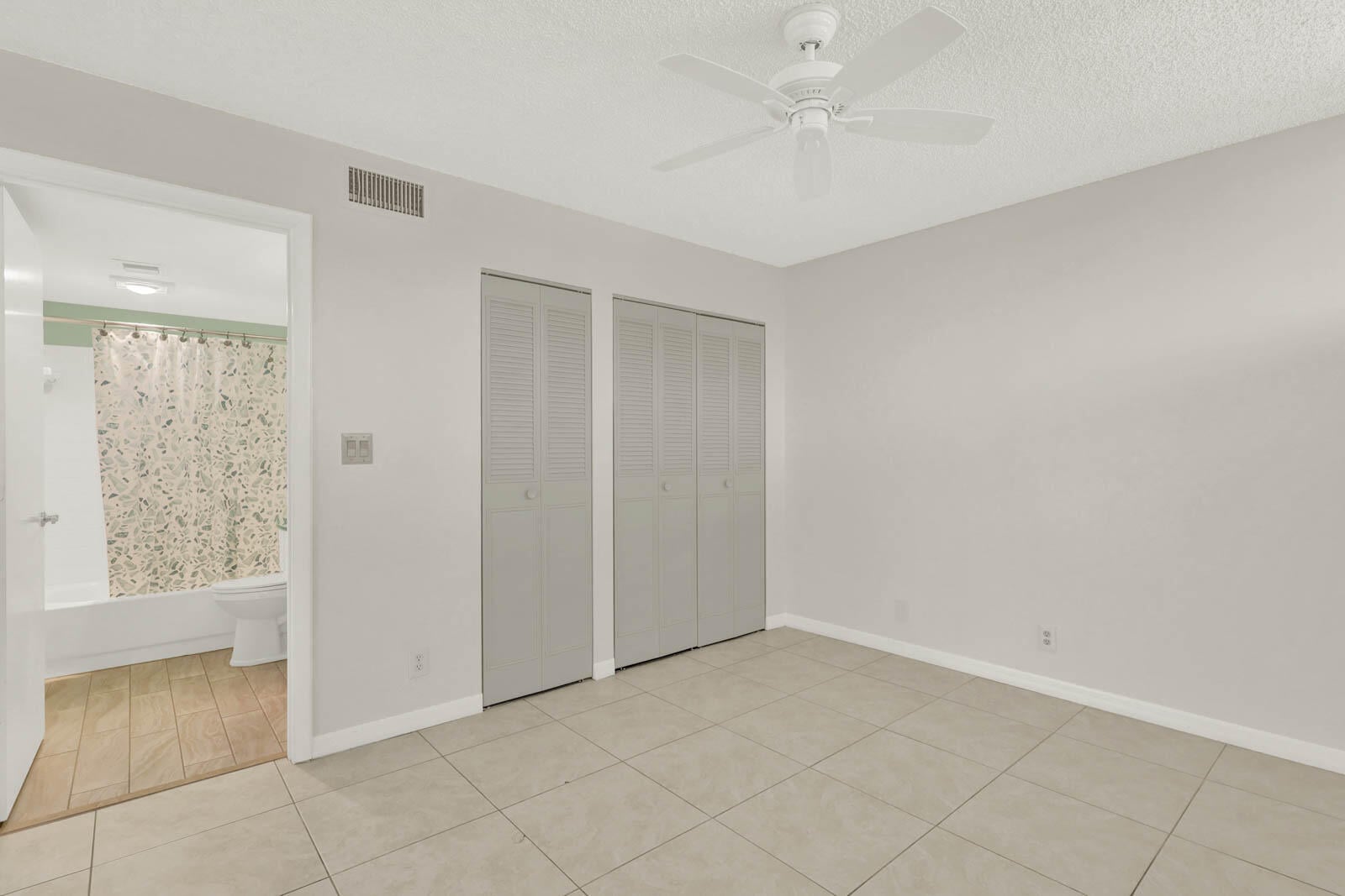  Unit 13-301 photo 32