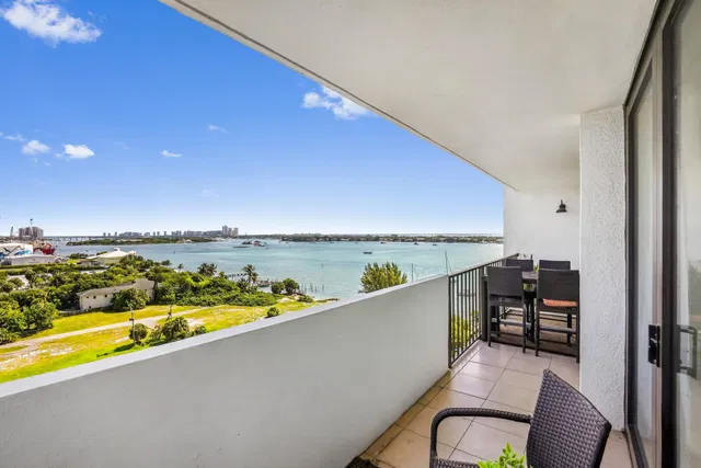 Palm Beach House Unit 1106 photo 2