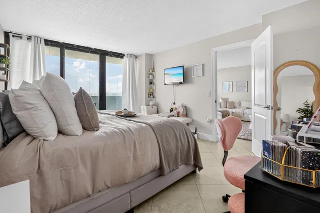 Palm Beach House Unit 1106 photo 12
