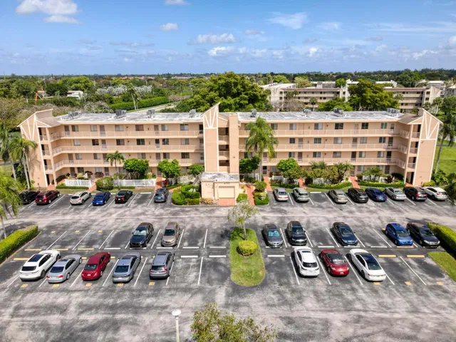 Unit 406 photo 12