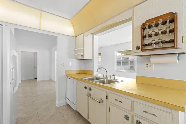  Residence photo 6