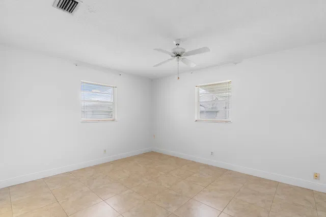  Residence photo 12