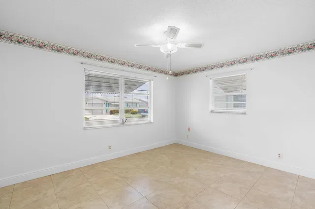  Residence photo 15