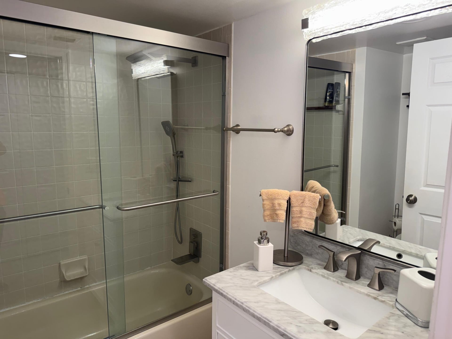 Unit 2308 photo 9