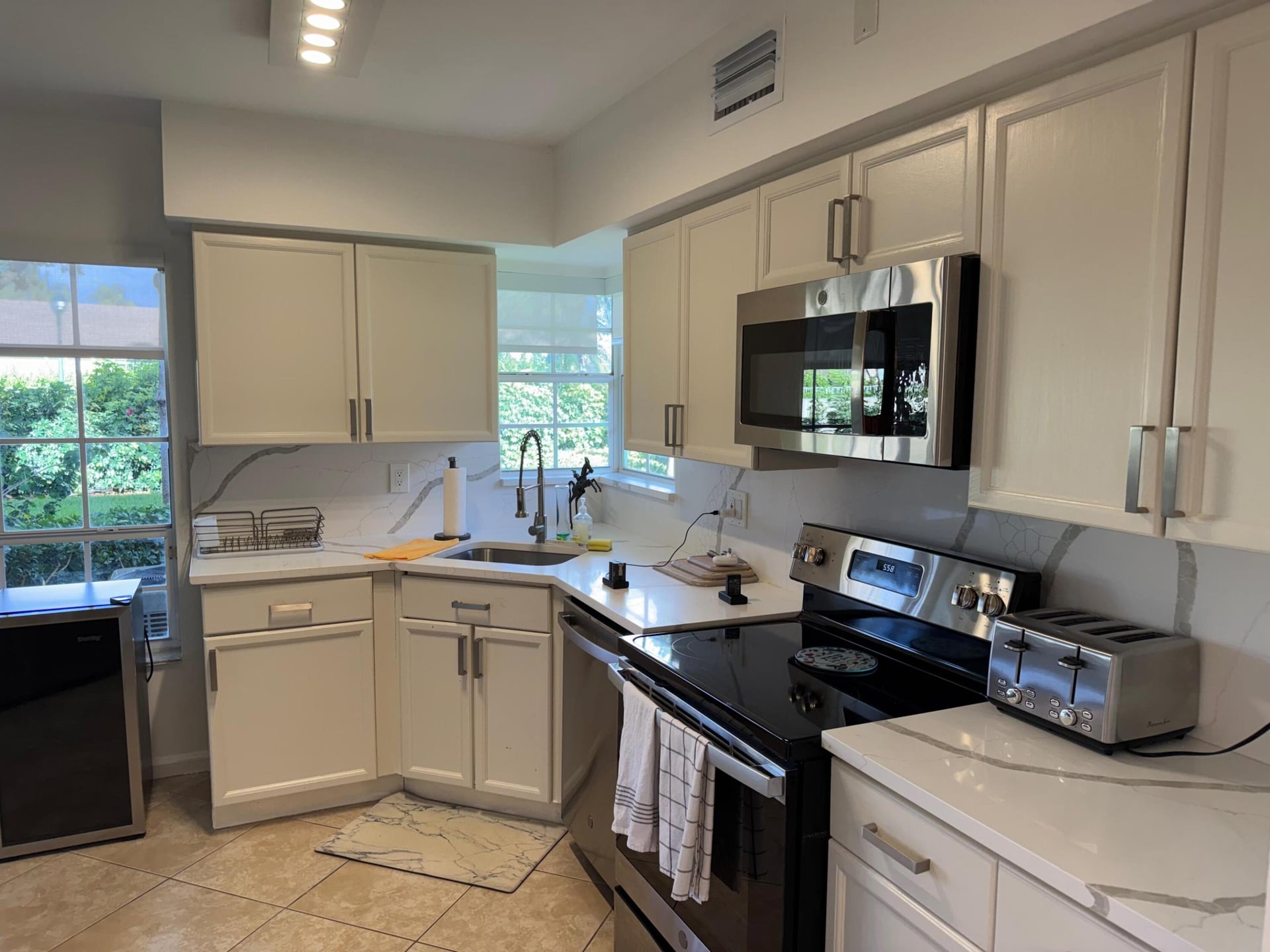 Unit 2308 photo 10