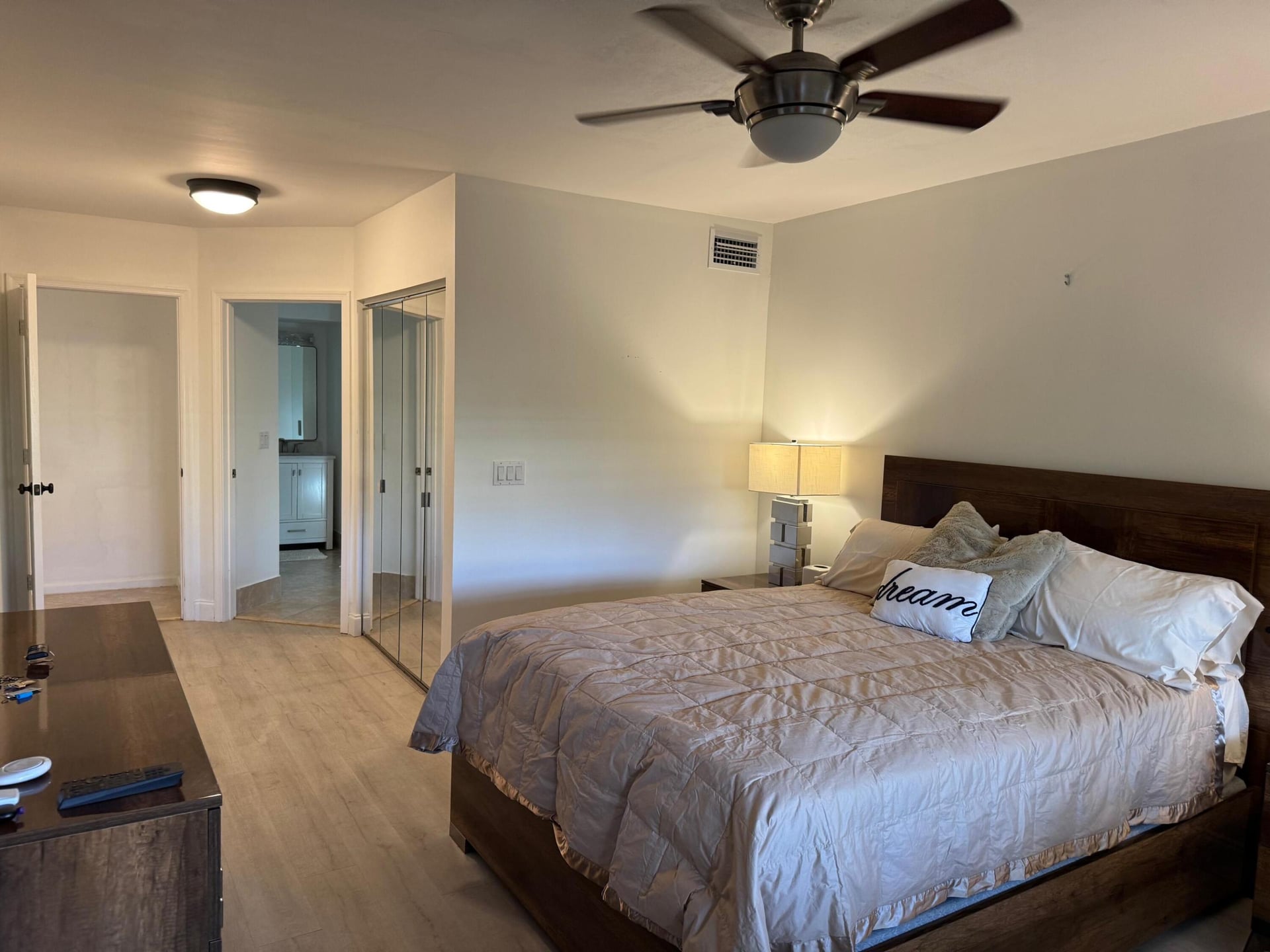 Unit 2308 photo 16
