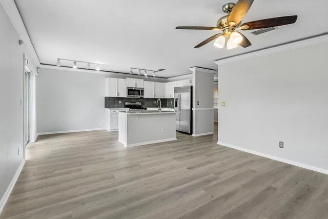 Residence photo 6