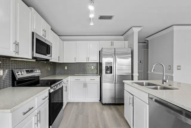 Residence photo 11