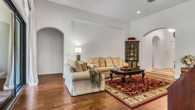 Residence photo 8