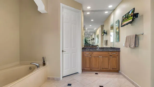 Residence photo 20