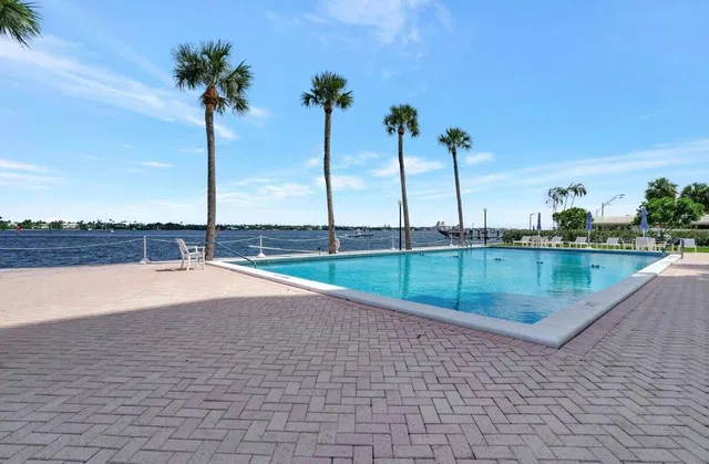 2600 N Flagler Unit 413 photo 18