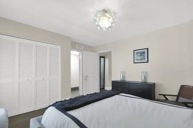 Residence photo 30