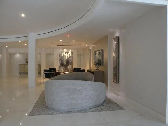 Barclay Condo Unit 923 photo 4