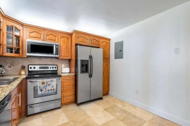 Barclay Condo Unit 923 photo 9