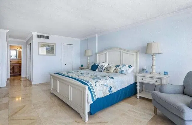 Barclay Condo Unit 923 photo 20