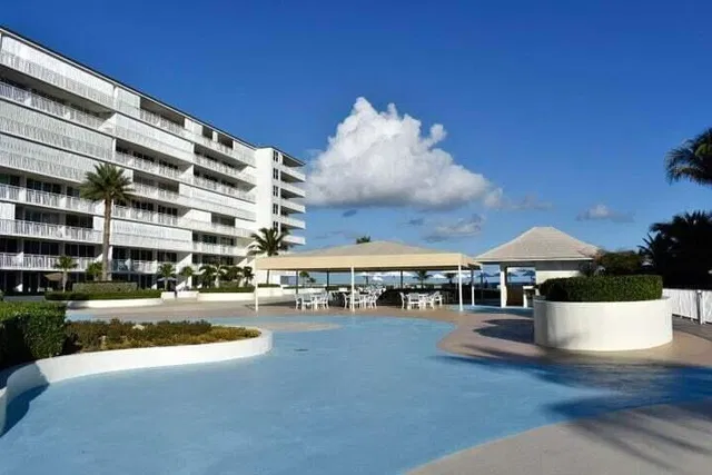 Barclay Condo Unit 923 photo 31