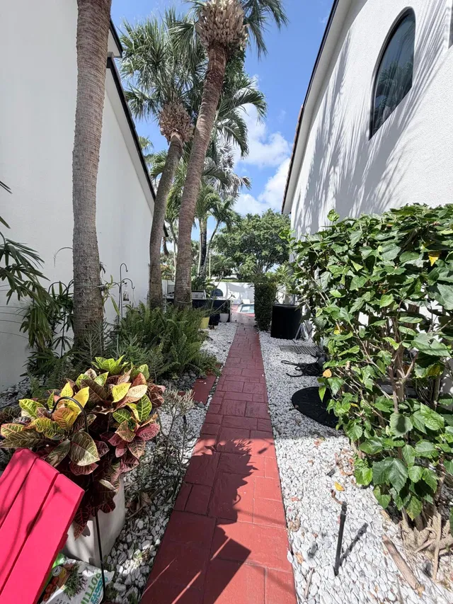 Residence photo 64