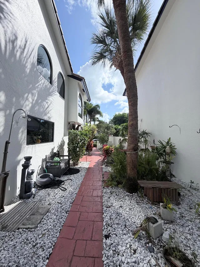 Residence photo 65