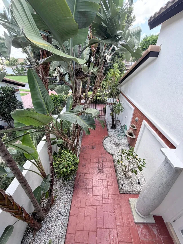 Residence photo 66