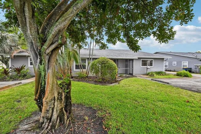 Residence photo 17