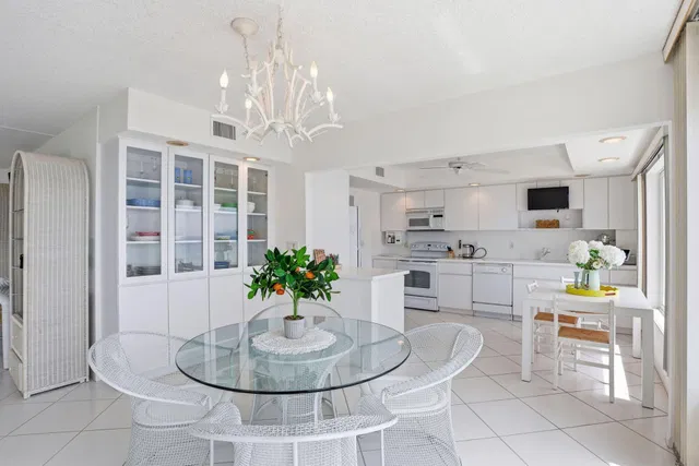 600 S Ocean Boca Unit 6010 photo 11