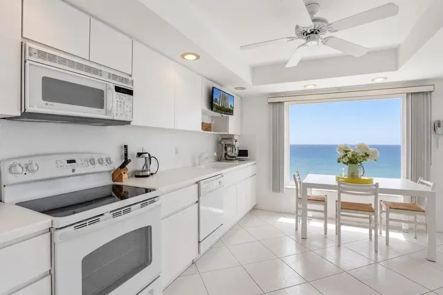 600 S Ocean Boca Unit 6010 photo 13