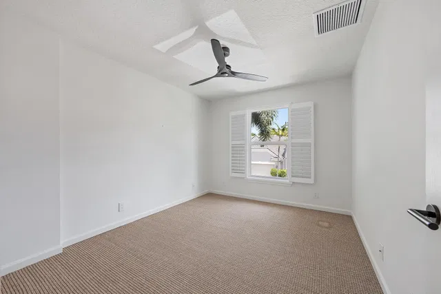 Residence photo 10