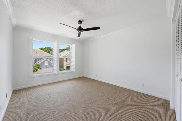 Residence photo 11