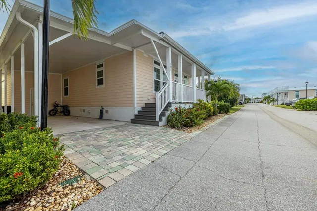 Residence photo 2