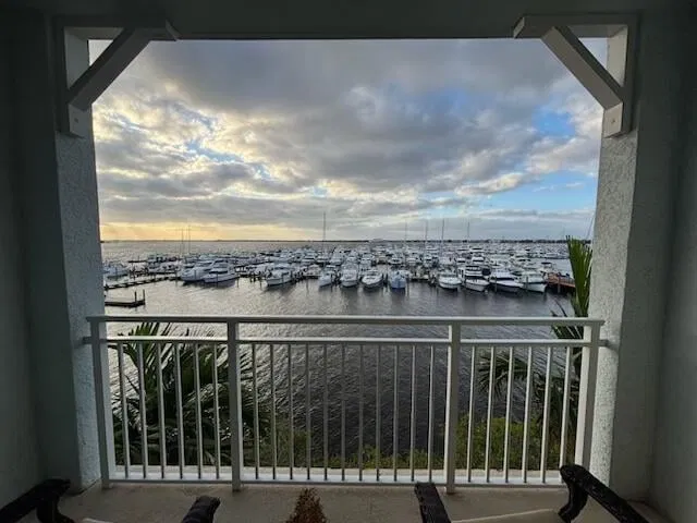 Harborage Yacht Club Unit 302 photo 5