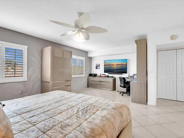  Unit 402 photo 16