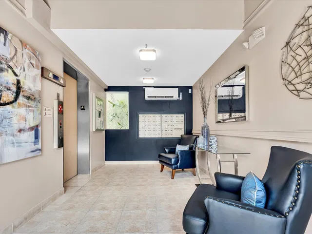  Unit 402 photo 30