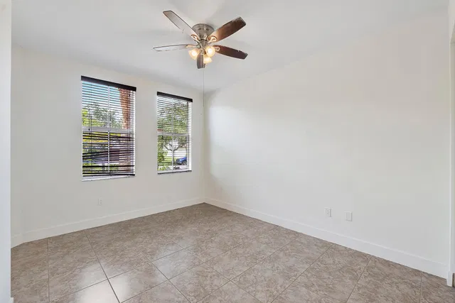 Residence photo 42