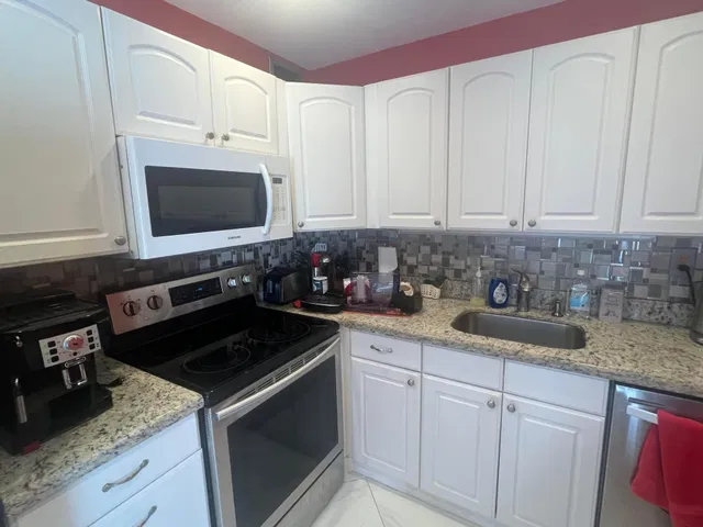 Residence photo 4