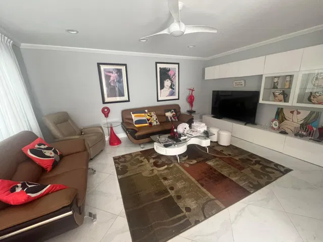 Residence photo 9