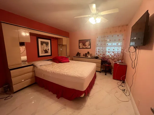 Residence photo 18