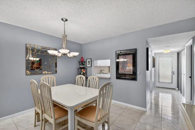 Unit 128 photo 11