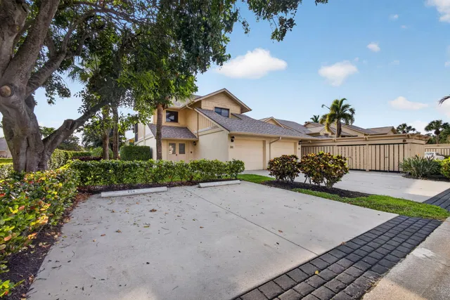 Jonathan's Landing Jupiter FL Unit 204 photo 37