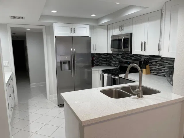 Unit 203 photo 3