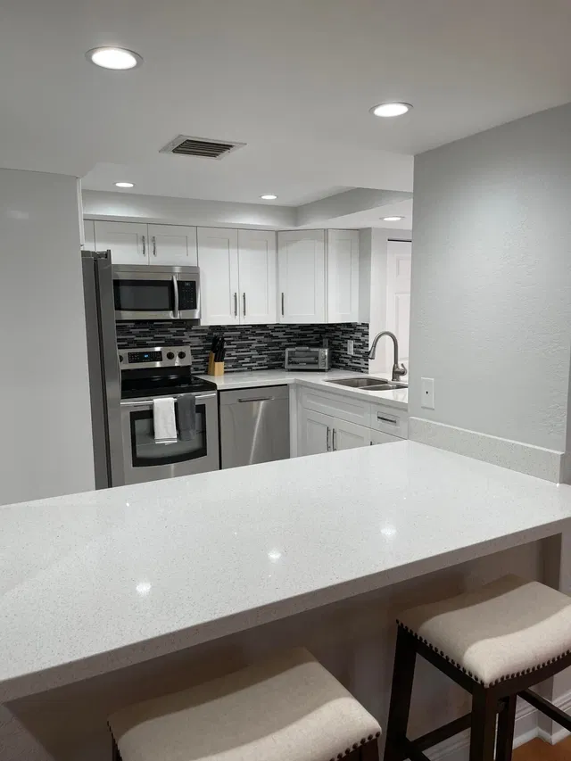Unit 203 photo 4