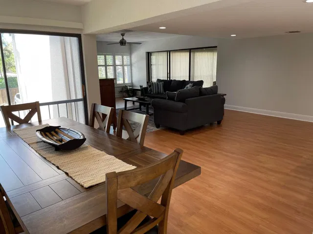 Unit 203 photo 8
