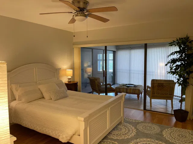 Unit 203 photo 17