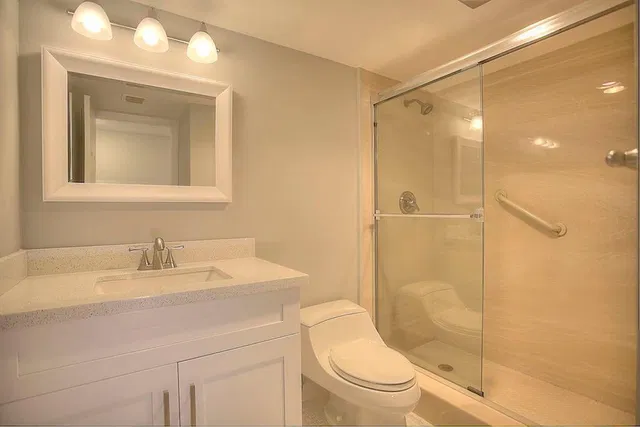 Unit 203 photo 18