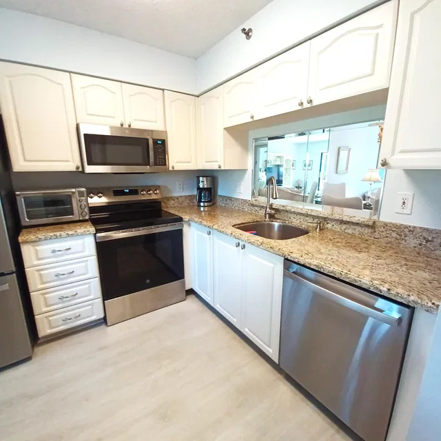 Unit 406 photo 6